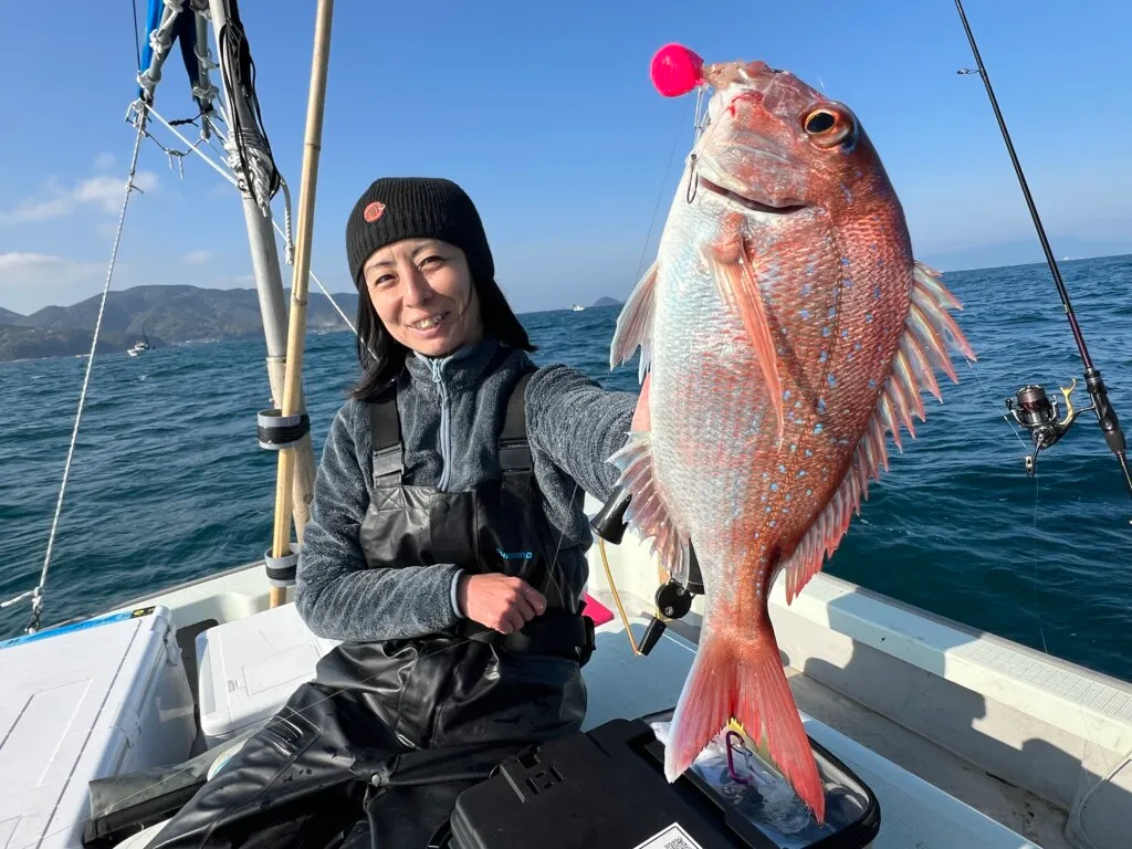 大阪湾・注目】ひとつテンヤでマダイのほか高級魚アコウが乱舞！秋の船