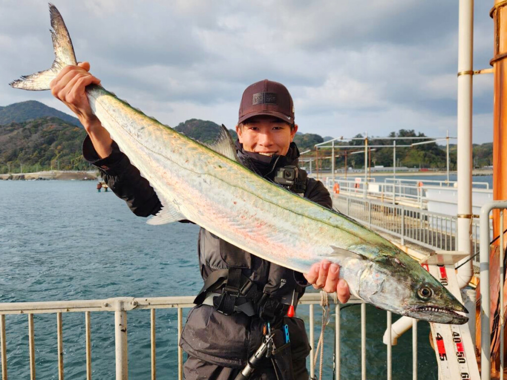 釣り公園でサワラ98.3cm、ブリ86.3cmなど大物が釣れています！【中国